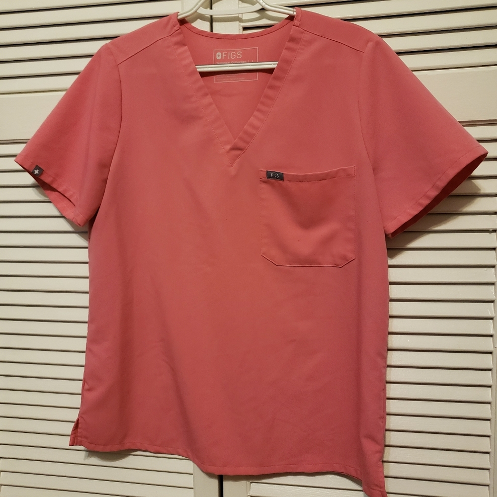 FIGS scrubs Pink Large Top Small Petite Set